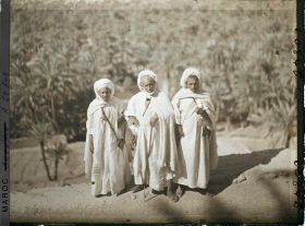 Image représentant Trois membres de la tribu des Beni Guil