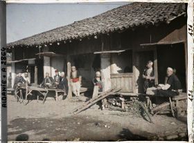 Image représentant Boutique avec des hommes assis