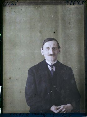 Image représentant https://musee-albert-kahn.s-museum.fr/home/NWQ2OTAwYzNmYjZlZTk1ZWQwODJmMjY4L2dlbmVyaWMtbm90aWNlLXRhYi9hdXRob3JpdHkvNjE3YTc5ZjVjZjhiODk2OGIzMzM3ZDIx/5d6900c3fb6ee95ed082f268/generic-notice-tab/authority/617a79ebcf8b8968b3336ca8 Monsieur Hyacinthe Eydoux