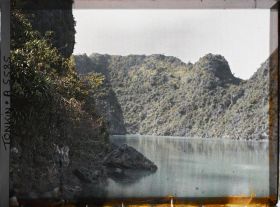 Image représentant Cirque intérieur, près de " Port Bayard " (Groupe de la Surprise)