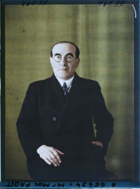 Image représentant Monsieur  https://musee-albert-kahn.s-museum.fr/home/NWQ2OTAwYzNmYjZlZTk1ZWQwODJmMjY4L2dlbmVyaWMtbm90aWNlLXRhYi9hdXRob3JpdHkvNjE3YTc5ZjVjZjhiODk2OGIzMzM3ZDIx/5d6900c3fb6ee95ed082f268/generic-notice-tab/authority/617a79ebcf8b8968b33374e0 Max Pabst