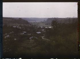 Image représentant France, Vienne le Château, Vallée de la Biesme, dans le fond, la Harazée et le Bois de la Gruerie à l'Est