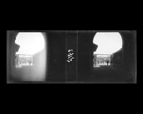 Image représentant Vue prise depuis l'intérieur de Yifengmen ("porte du Phénix"), actuelle Xingzhongmen ("porte du Renouveau de la Chine")