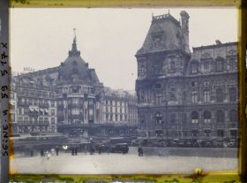 Image représentant Vue du Bazar de l'Hôtel de Ville et de l'Hôtel de Ville le jour des obsèques du maréchal Foch