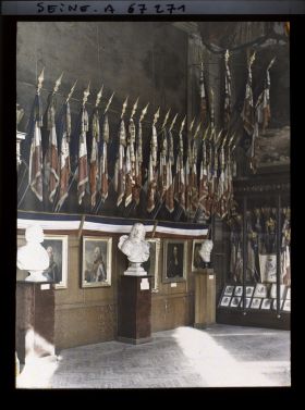 Image représentant L'hôtel des Invalides, la salle Turenne ou des Drapeaux