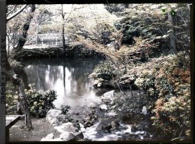 Image représentant Le temple Eikan-dô Zenrin-ji : ruisseau dans les jardins