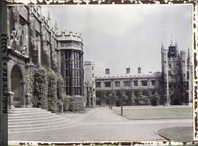 Image représentant La première cour du Trinity College