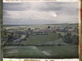 Image représentant France, Ablain St Nazaire, Vue panoramique s/ le Village d'Ablain St Nazaire, de la Culture vers le mont St Eloi