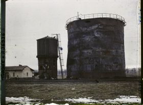 Image représentant Turquie, Eski-Ckehir, Réservoir de mazout incendié