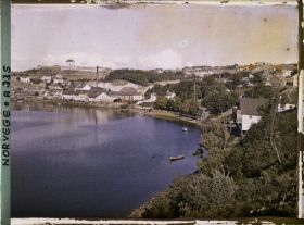 Image représentant Usines et maisons sur les bords de la Nidelva