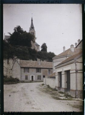Image représentant Vue de l'église depuis le 2 rue des Ponts