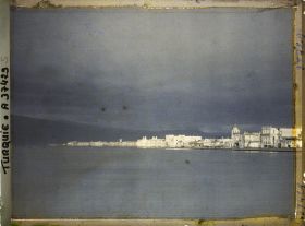 Image représentant Orage sur les quais d'Izmir