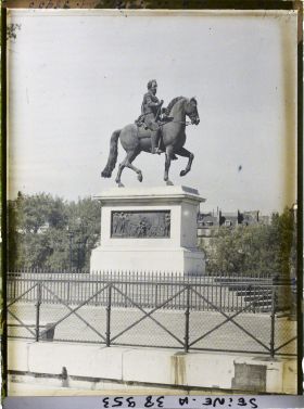 Image représentant La statue d'Henri IV sur le Pont-Neuf