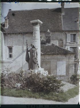 Image représentant France, Braine, Le Monument aux Mords