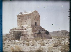 Image représentant Le tombeau de Cyrus II (vers 530 avant JC.)