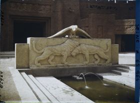 Image représentant L'Exposition Coloniale Internationale de 1931, la Fontaine des lions du palais de l'A.O.F.