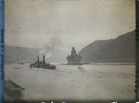 Image représentant Allemagne, Caub, Navire remontant le Rhin et le Pfalz autre vue