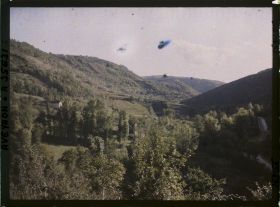 Image représentant La vallée de l'Alzou depuis Garrigue Redonde vers l'aval de l'Alzou