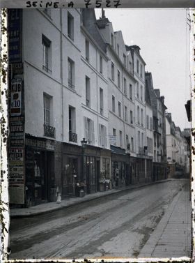 Image représentant La rue St-Jacques, au niveau du numéro 247