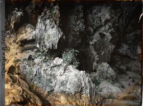 Image représentant L'intérieur de la " Grotte des Merveilles ", près de l'entrée