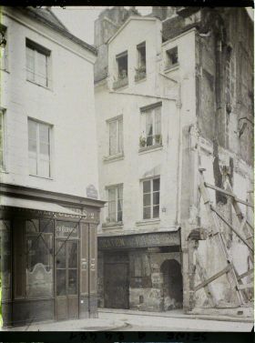 Image représentant Vieille maison à l'angle des rues Boutebrie et de la Parcheminerie