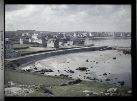 Image représentant Le port et le quartier du phare vus de la chapelle Sainte-Barbe