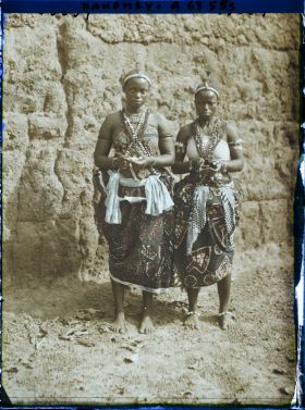 Image représentant Deux féticheuses de Guédé