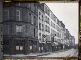 Image représentant La rue des Poissonniers à l'angle de la rue des Portes-Blanches