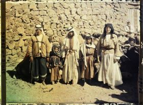 Image représentant Groupe d'habitants, très probablement druzes