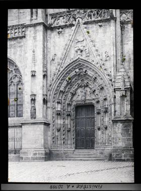 Image représentant Portail sud de la cathédrale Saint-Corentin