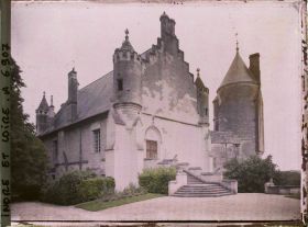 Image représentant La façade orientale du logis royal et le donjon du château