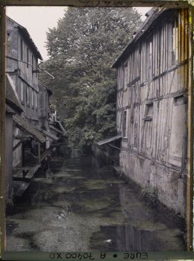 Image représentant Maisons à colombages sur les bords de l'Iton