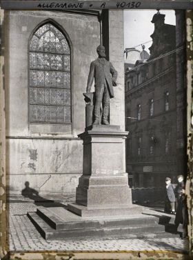 Image représentant Prusse , Essen, Statue de Krupp (Alfred)