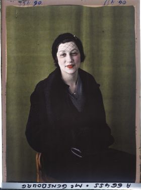 Image représentant https://musee-albert-kahn.s-museum.fr/home/NWQ2OTAwYzNmYjZlZTk1ZWQwODJmMjY4L2dlbmVyaWMtbm90aWNlLXRhYi9hdXRob3JpdHkvNjE3YTc5ZjVjZjhiODk2OGIzMzM3ZDIx/5d6900c3fb6ee95ed082f268/generic-notice-tab/authority/617a79ebcf8b8968b3336d92 Madame Gensbourg