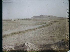 Image représentant Afghanistan, Kalat-i-Ghilzai, Vue vers la forteresse et maison de Campement du Roi