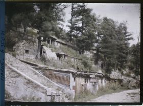 Image représentant France, St Thomas (Marne), Abri classé par les Beaux Arts sur la route de La Harazée