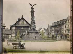 Image représentant Allemagne, Ruhrort, Occupation Française La Shiffer Place et le monument à Guillaume 1er et a Bismarck