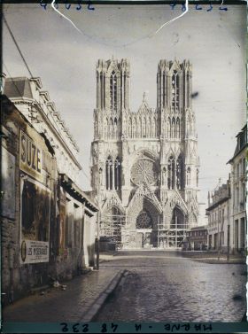 Image représentant France, Reims, Façade de la Cathédrale (plus petit)