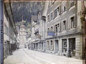 Image représentant La Schmiedgasse qui aboutit au monument Guillaume Tell
