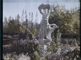 Image représentant Afghanistan, Kaboul, Jardin du Palais du Roi - Autre vue dans le Jardin