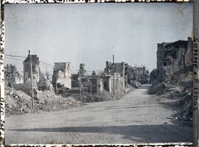 Image représentant France, Montdidier, Rue St Pierre Coté gauche