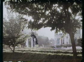 Image représentant Afghanistan, Paghman, Contre jour au Jardin Public