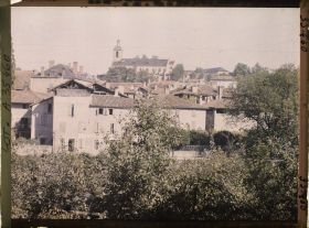 Image représentant France, Figeac (Lot), Eglise Ste Marie du Puy vue de la rue de la gare