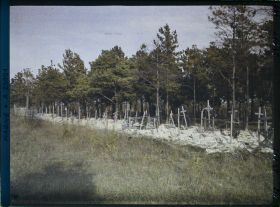 Image représentant France, Hurlus, Cimetière du 209e Infanterie, ensemble sur la route de Surppe à Perthes-lès-Hurlus