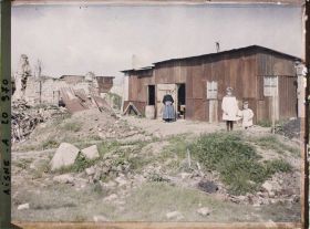 Image représentant France, Guignicourt, Habitation en tôle ondulée