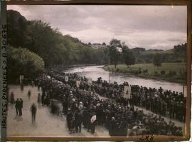 Image représentant France, Lourdes, Avant la Procession