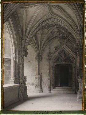 Image représentant France, Cahors, Les Cloîtres de la Cathédrale Porte et encoignures des galeries
