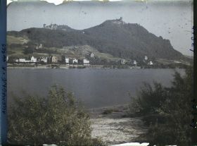 Image représentant Allemagne, Mehlem, Une vue s/ le Drachenbourg vu de Mehlem