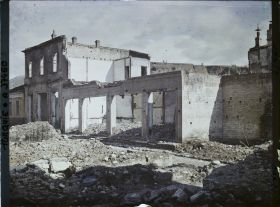 Image représentant Turquie, Aidin, Rue du Konak, les magasins incendiés