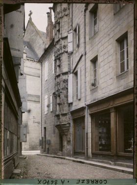 Image représentant La rue et la Tour des Echevins